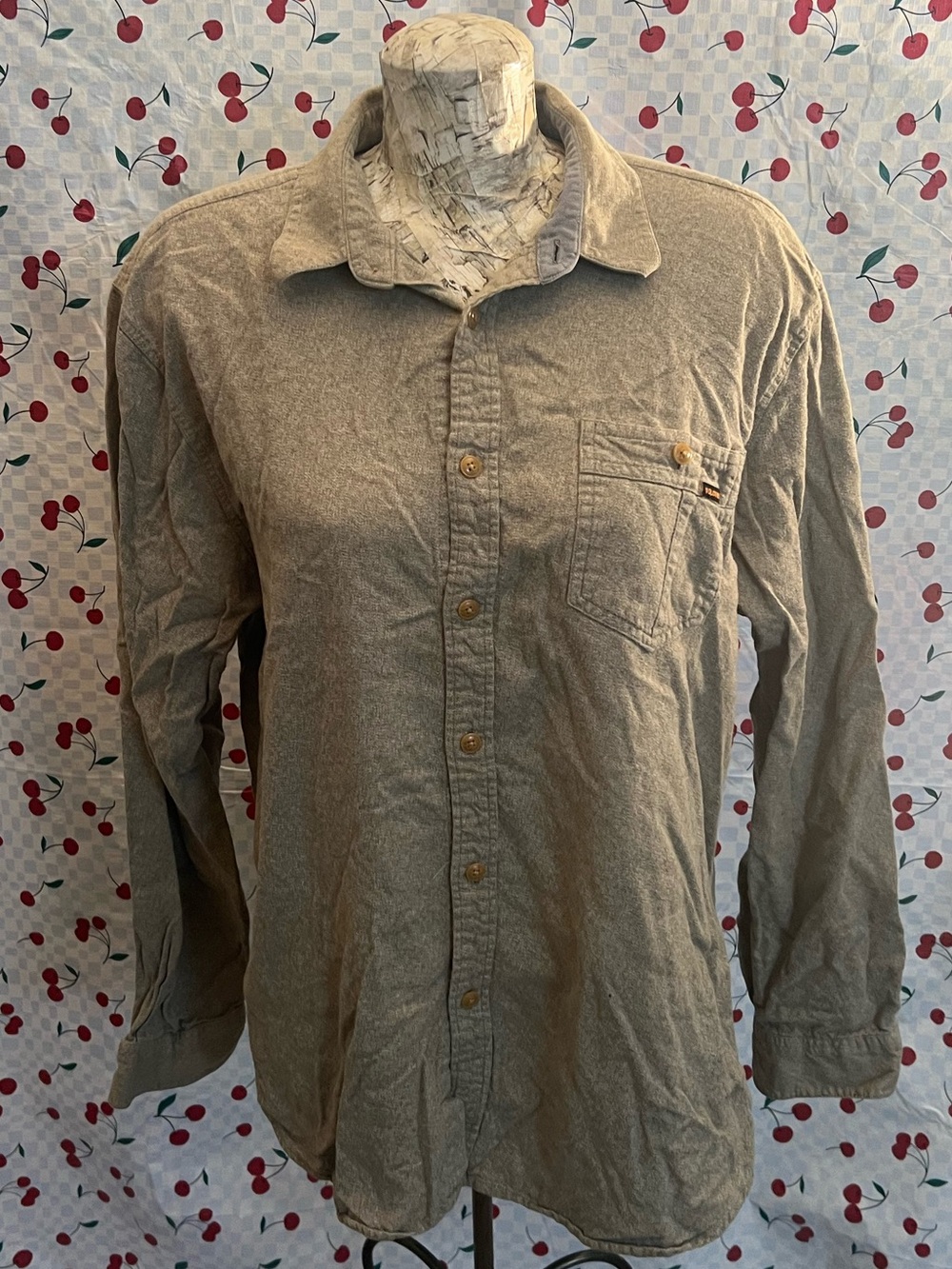 Size XL Volcom Jeans Men's Long-Sleeve Button-Down Shirt - grey